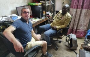 informatique lors d'une mission au Sénégal